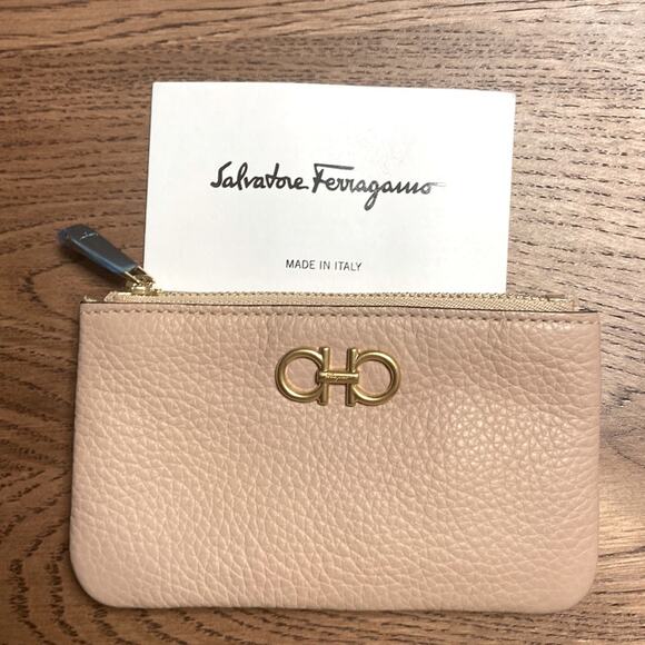 NWT MSRP$310 FerragamoGancino grain leather key/ coin holder
